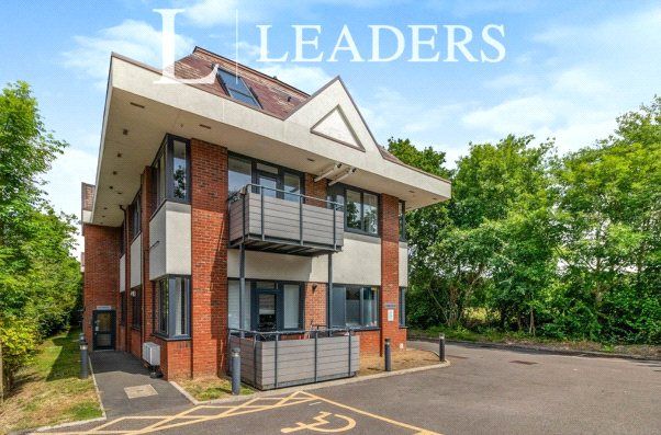 2-bed flat on Prime House, Challenge Court, £1,500/mo