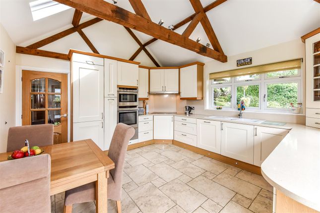 Bungalow for sale in Barncroft, Appleshaw, Andover