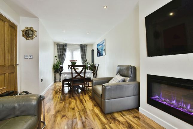 50, Widgeon Road, Altrincham photo 4