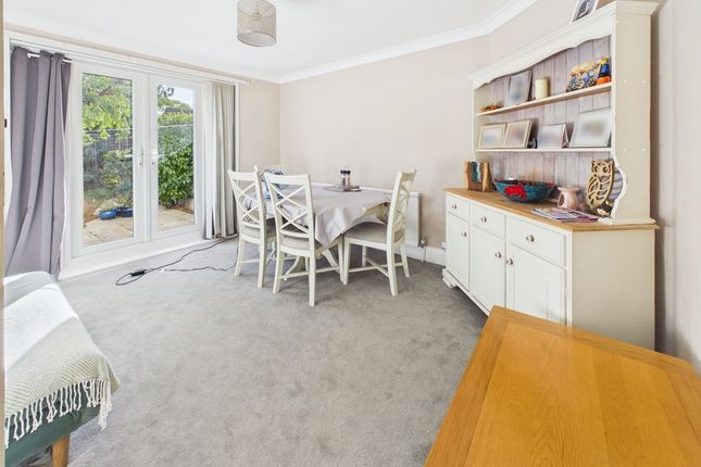 18, Ferndale Road, Ashford photo 3
