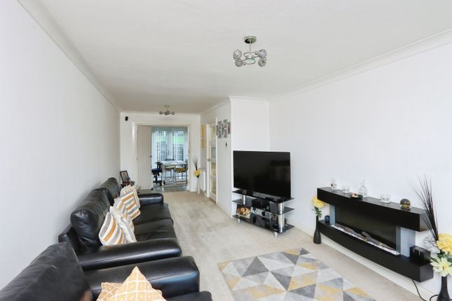 52, Crispin Drive, Sheffield photo 2