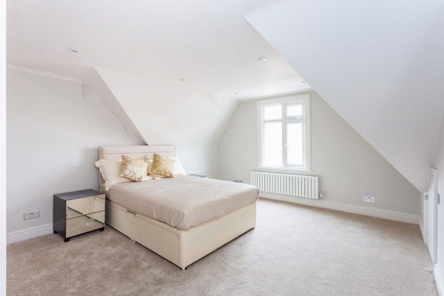 Flat A, 328, Essex Road, London photo 3