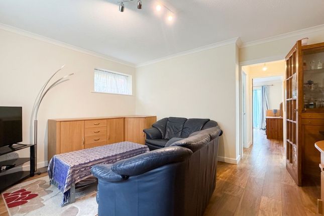 20 Ambleside Walk, Uxbridge photo 4