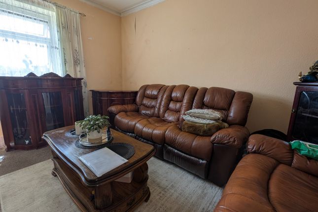 Flat 2, 70, St Johns, Kent photo 2