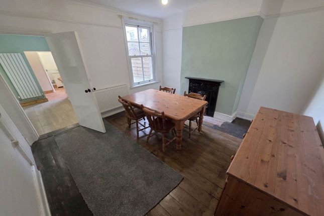 28, Wyndham Road, Abergavenny photo 4