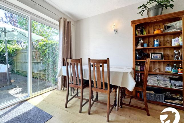 17, Heathside Avenue, Maidstone photo 4