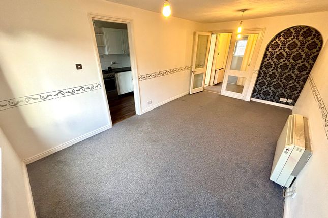 53 Waterside Close, Barking photo 5