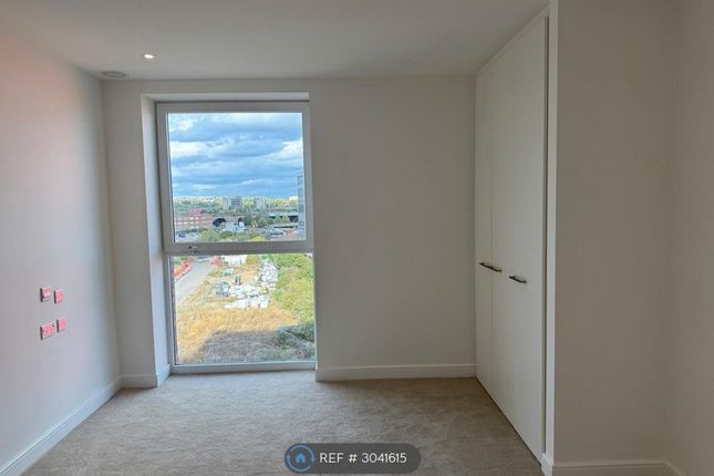 Apartment, Bow House Quay Walk, Wembley photo 3