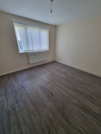 Flat for sale in Gloucester Court, Liverpool