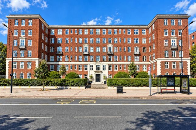 Flat 68, Brixton Hill Court, Brixton Hill, London photo 3