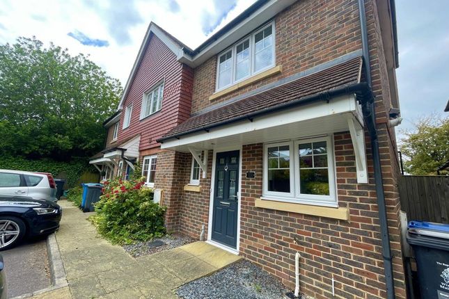 Thumbnail Property to rent in Willow Close, Maidenhead