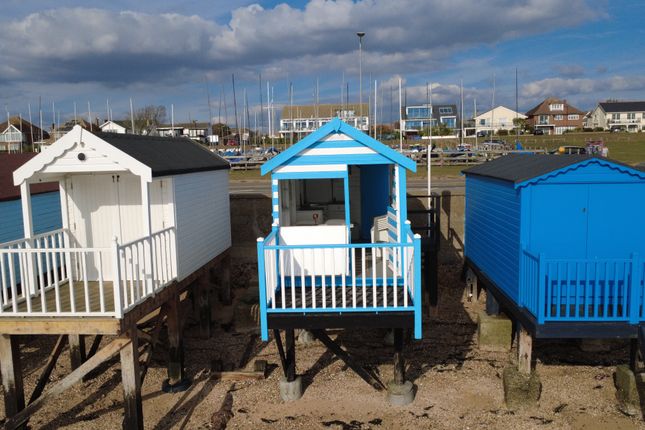 Beach Hut 319, Thorpe Esplanade, Southend-on-Sea photo 4