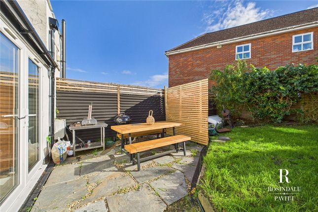 5 Beddington Grove, Wallington photo 4