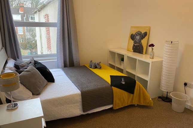 Shared accommodation to rent in Hill Lane, Southampton