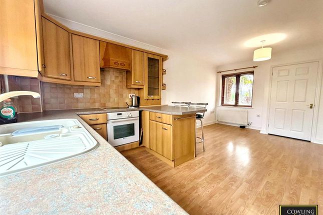 3, Brownsea Drive, Wickford photo 4