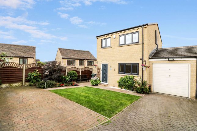 Link-detached house for sale in Bishops Way, Mirfield