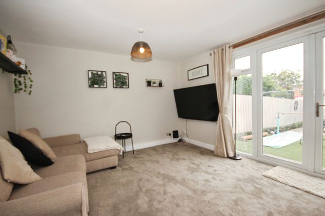 12, Kirton Close, Leamington Spa photo 4