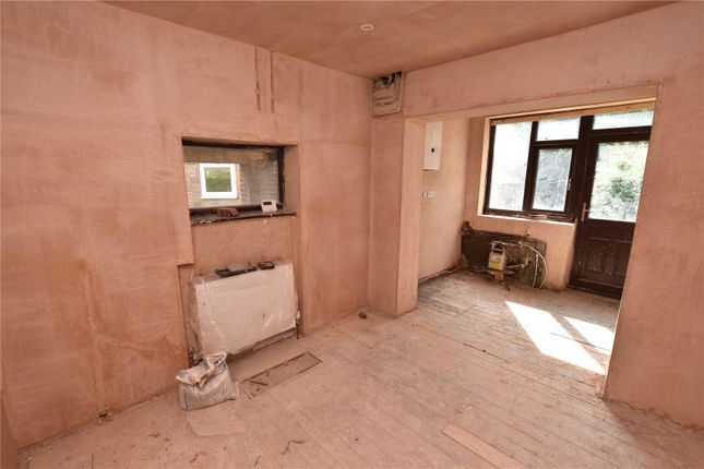 8, Chatsworth Crescent, Leeds photo 4