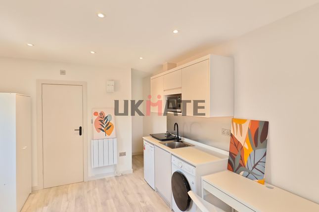 124, Bisson Road, London photo 2