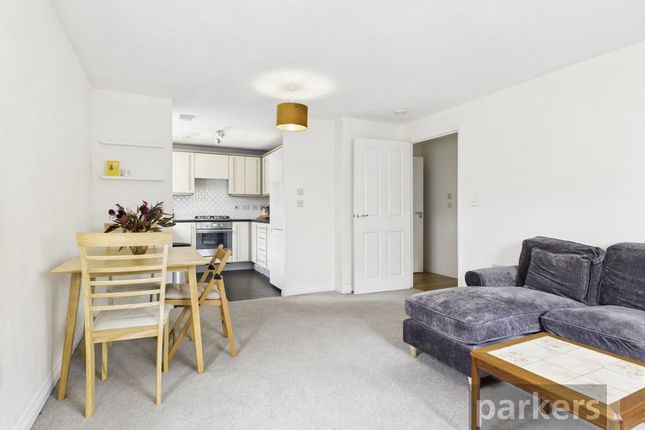 62, Hazeldene Close, Witney photo 4
