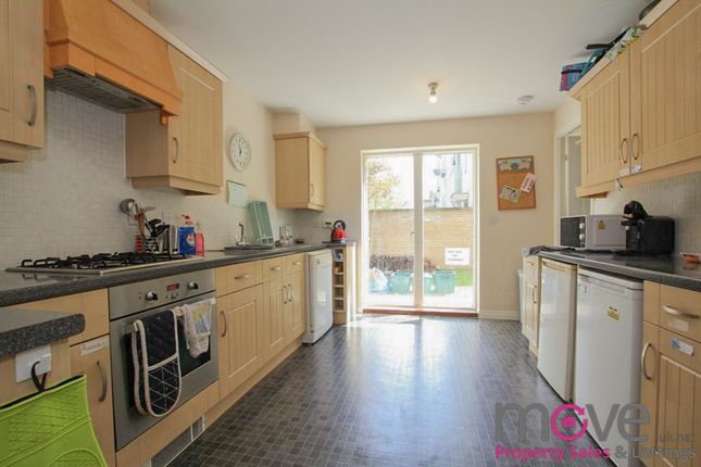 Room 6, 56, Pinewood Drive, Cheltenham photo 3