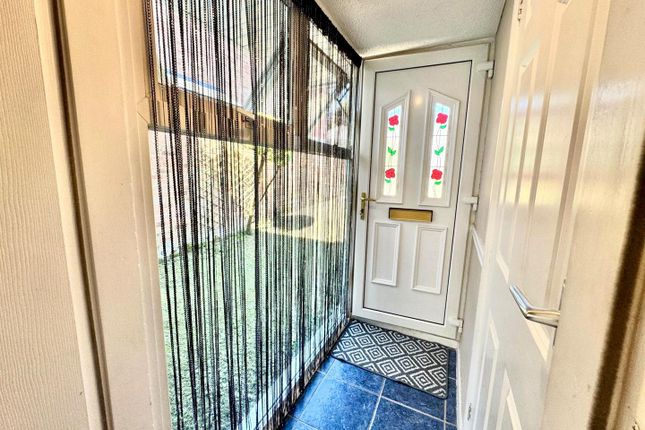 67, Highlands Way, Southampton photo 4