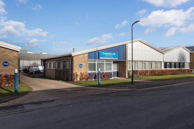 Industrial to let in 709 Banbury Avenue, Slough Trading Estate