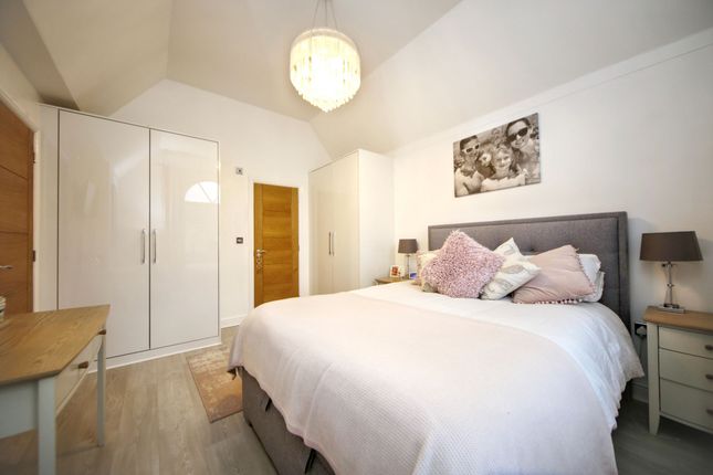 5 Wood Green Close, Wigan photo 5