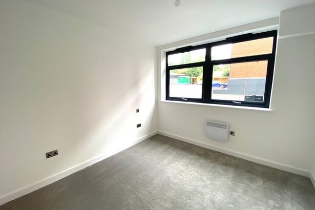 Apt 212, Birmingham photo 3