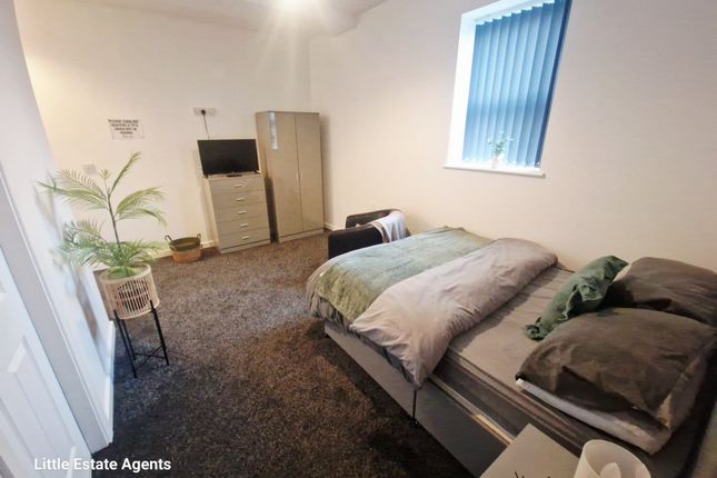 Room 5 82A, Claughton Street, St. Helens photo 4