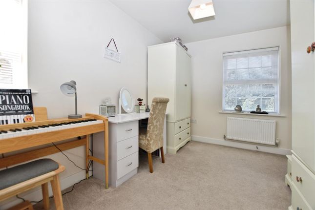 7, Greenfield Avenue, Hessle photo 3