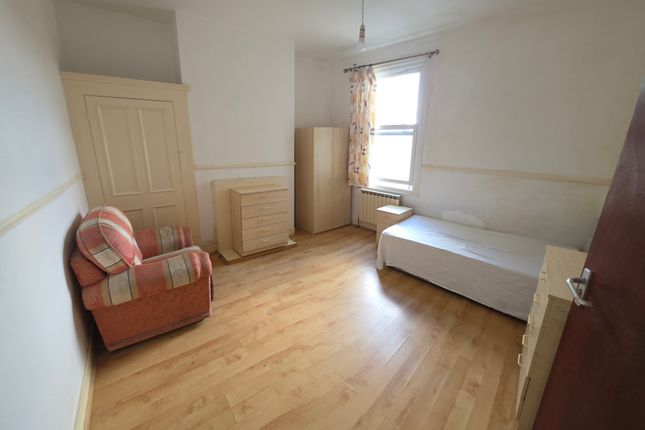 44, Hatherley Road, Walthamstow photo 4