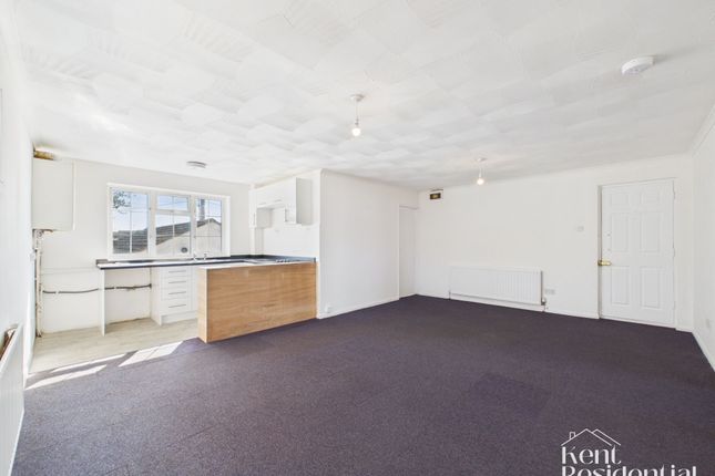4d James Court Wing Road, Sheerness photo 2