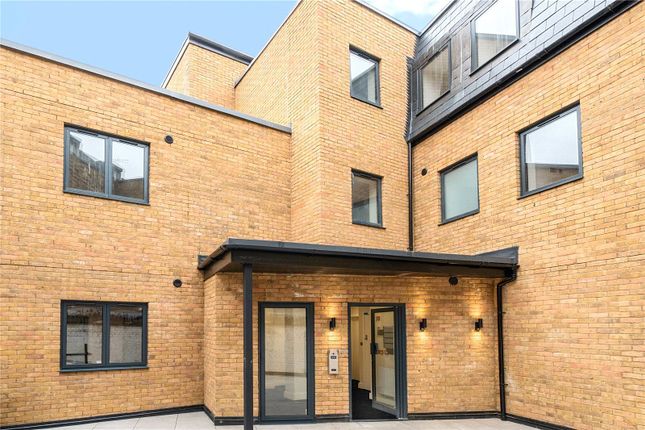 Flat 2, 30-36, Stamford Road, London photo 2