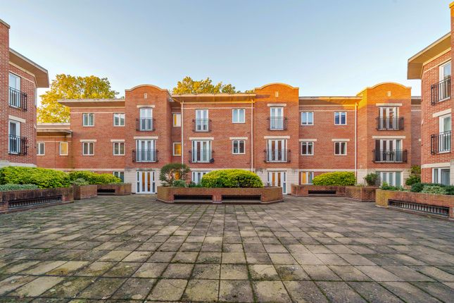 Flat for sale in Grenfell Road, Maidenhead