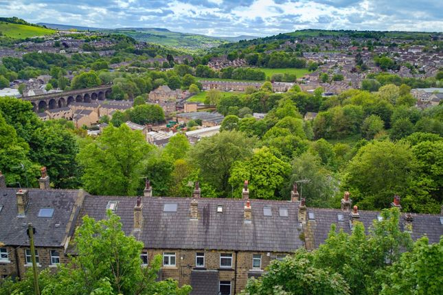 312, Vicarage Road, Huddersfield photo 2