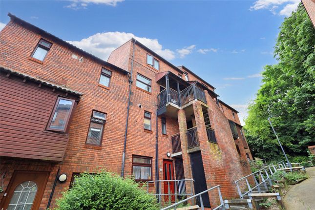 Thumbnail Flat for sale in Downs Road, Luton, Bedfordshire