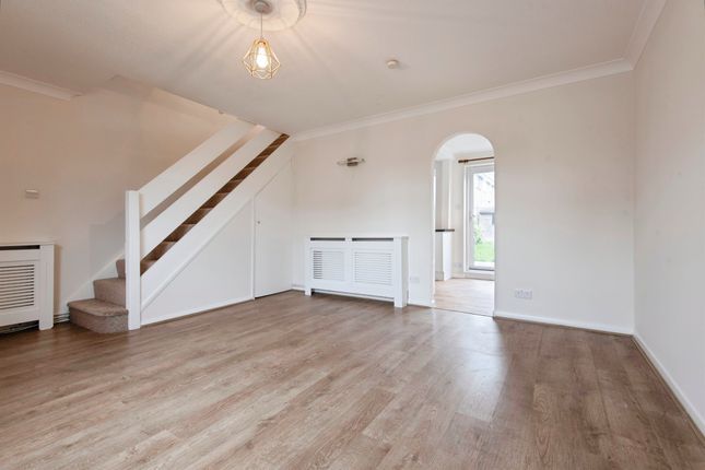 Wordsworth Close, Royston photo 3