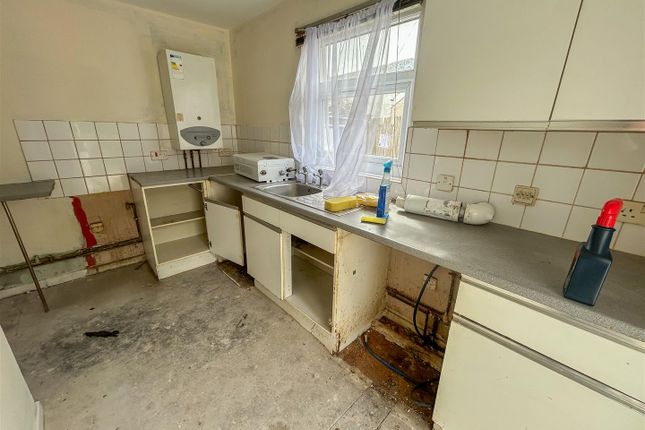 96, Broadway, Jaywick photo 3