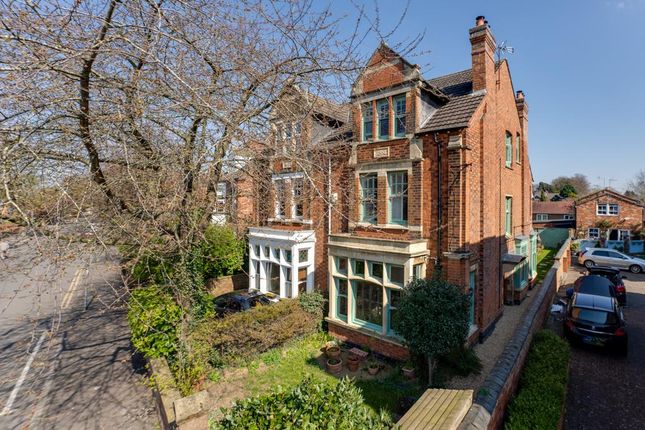 41 Headlands, Kettering-4.Jpg