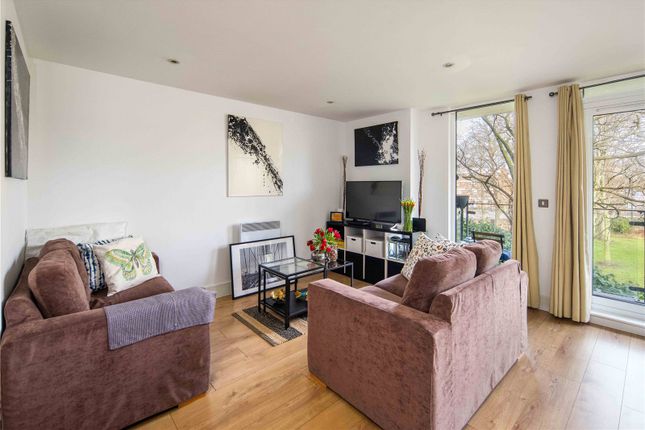 Thumbnail Flat to rent in Park Heights Court, 1 Wharf Lane, London