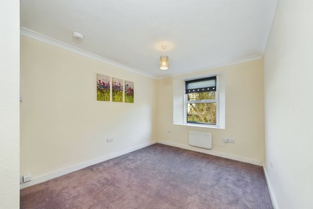 Flat to rent in Cleveland Road, Torquay