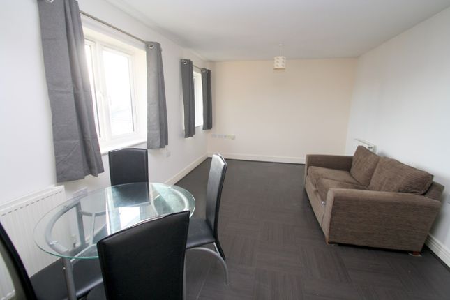 Flat for sale in The Rushes, Wapshott Road, Staines-Upon-Thames