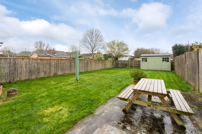 23, Glenfield Road, Betchworth photo 3