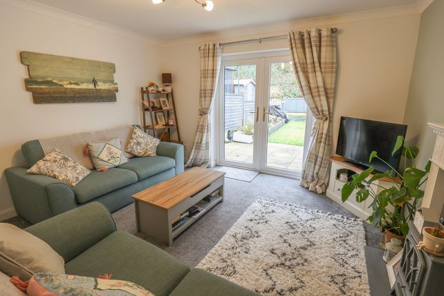2 Canal Gardens, Carnforth photo 4