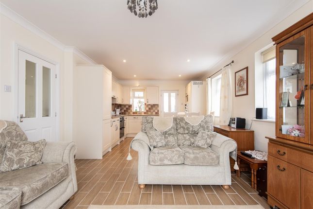 14, Balmoral Avenue, Spalding photo 4