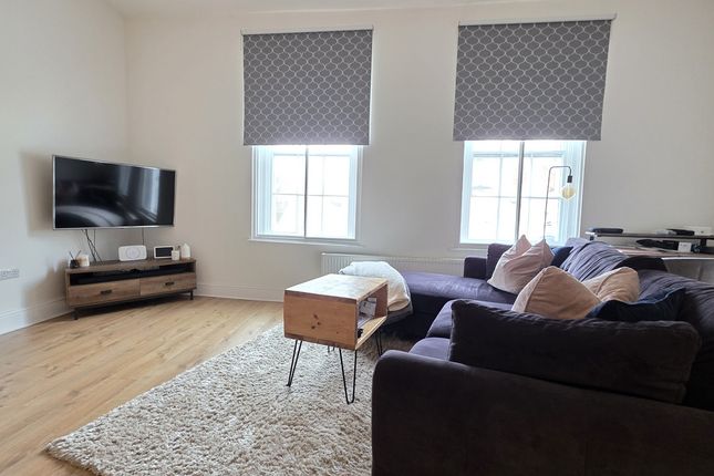 Flat Flat 4, The Bull Inn, Bull Street, Southam photo 4