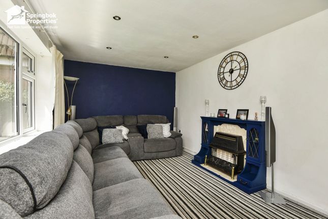 7, Greenfield Close, Stoke-on-Trent photo 3