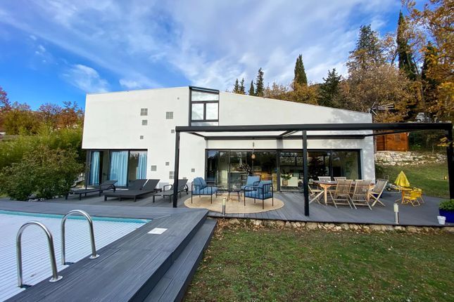 Thumbnail Villa for sale in Saint-Vallier-De-Thiey, Provence-Alpes-Cote D'azur, 06460, France