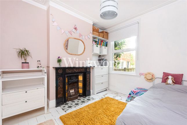 Flat for sale in Drayton Road, London